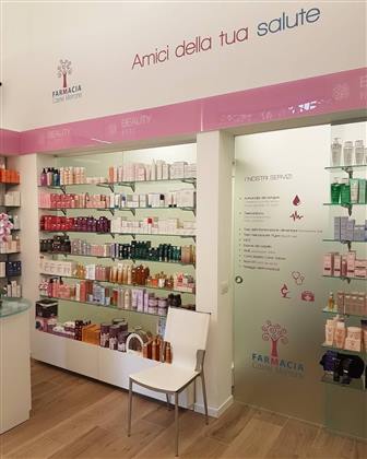 Farmacia Castelmorrone — foto 2 di 5