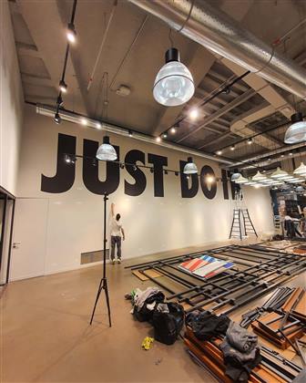 Nike store via Torino — foto 1 di 9