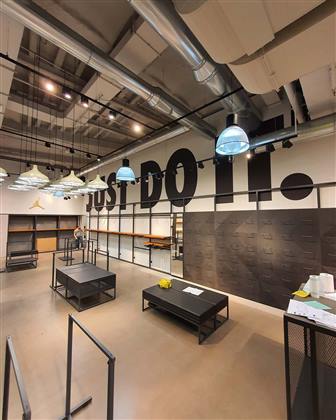 Nike store via Torino — foto 3 di 9